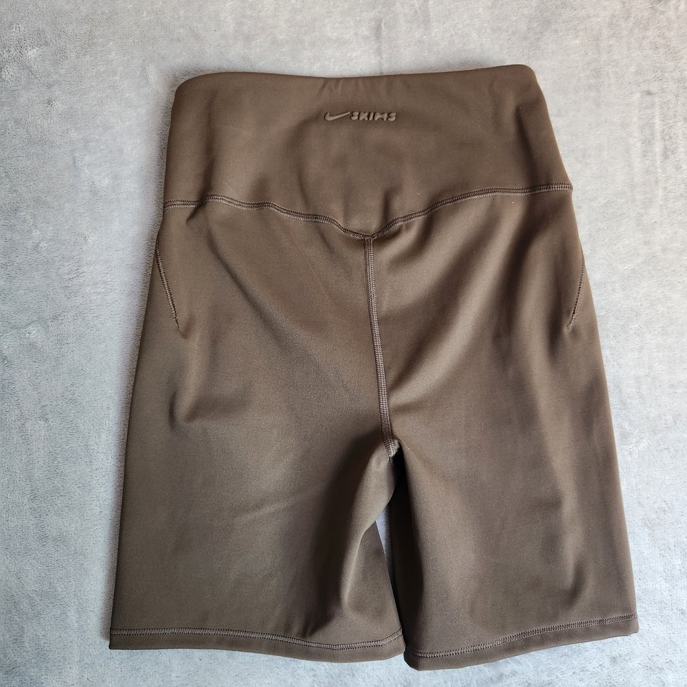 New Nike x SKIMS Matte Biker Shorts 5 Inch Dark Sepia Size XS Brown Short